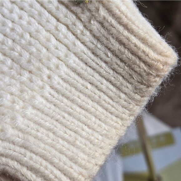 White Handknit Embroidered Collared Vintage Cardigan - Picture 8 of 9